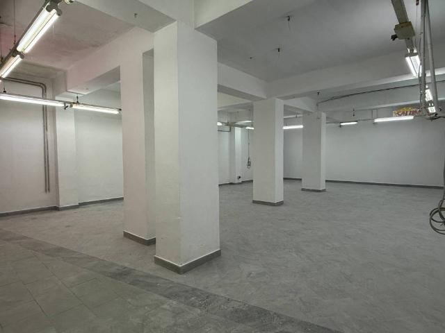 Locale Commerciale in vendita a IV Circoscrizione, Messina