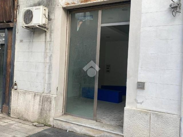 Locale Commerciale in affitto a IV Circoscrizione, Messina