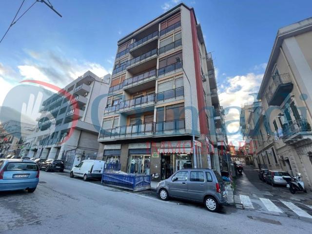 Locale Commerciale in vendita a III Circoscrizione, Messina