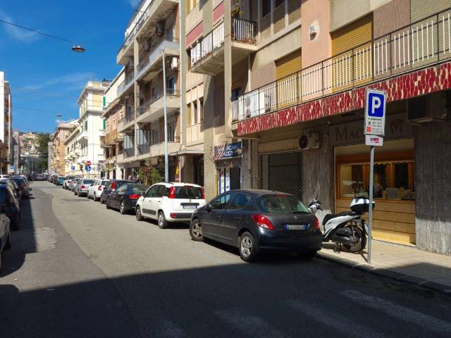 Locale Commerciale in vendita a IV Circoscrizione, Messina