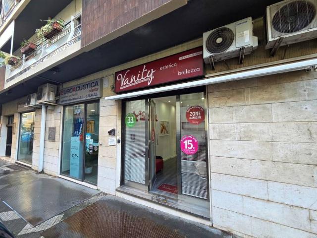 Locale Commerciale in vendita a IV Circoscrizione, Messina