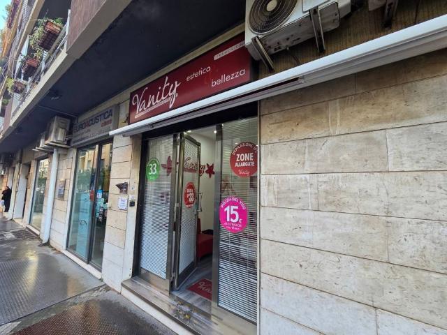 Locale Commerciale in vendita a IV Circoscrizione, Messina