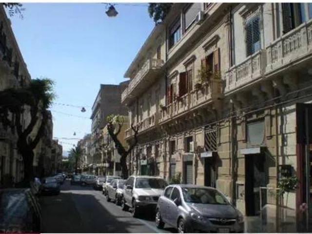Locale Commerciale in vendita a IV Circoscrizione, Messina