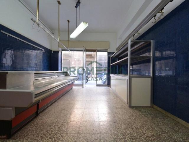 Locale Commerciale in vendita a IV Circoscrizione, Messina