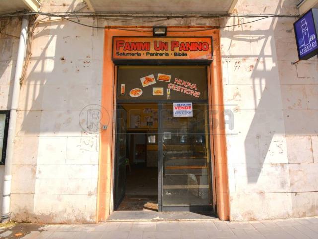Locale Commerciale in vendita a IV Circoscrizione, Messina