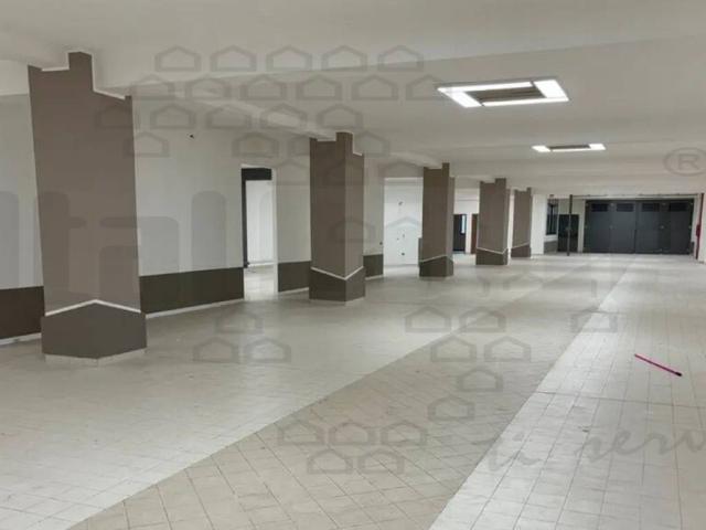Locale Commerciale in vendita a IV Circoscrizione, Messina