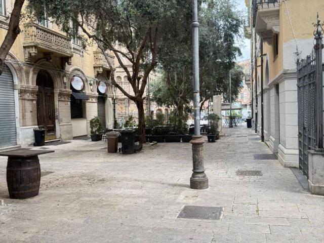 Locale Commerciale in vendita a IV Circoscrizione, Messina