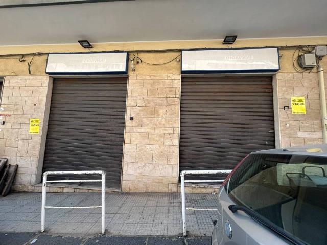 Locale Commerciale in vendita a Giostra, Messina
