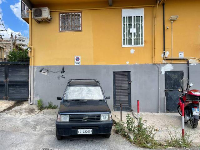 Locale Commerciale in vendita a III Circoscrizione, Messina