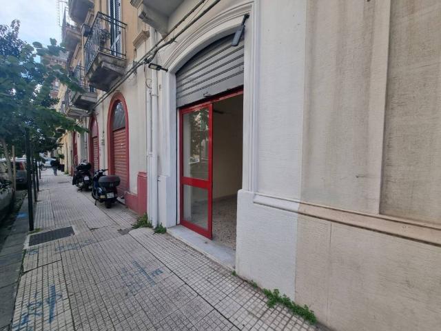 Locale Commerciale in vendita a IV Circoscrizione, Messina