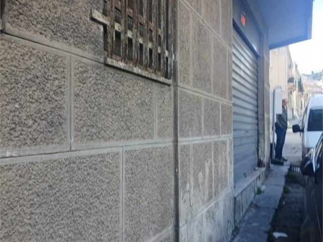 Locale Commerciale in vendita a IV Circoscrizione, Messina