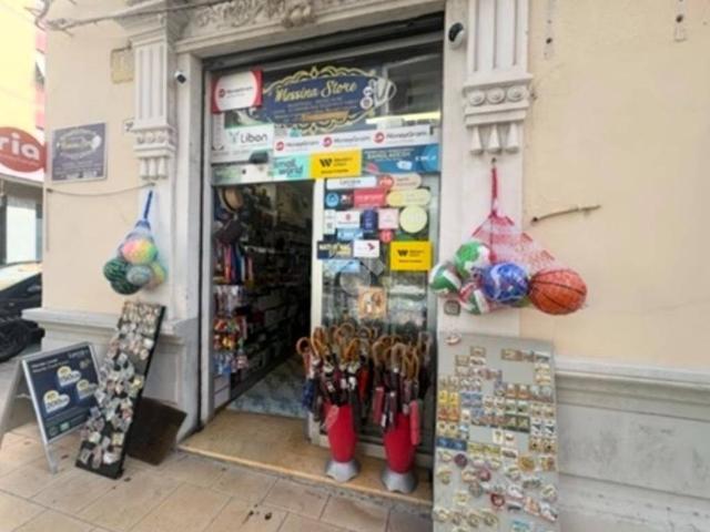 Locale Commerciale in vendita a IV Circoscrizione, Messina