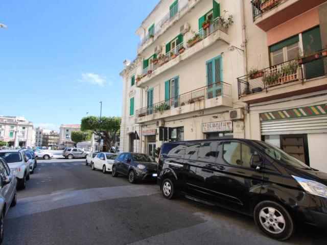 Locale Commerciale in vendita a IV Circoscrizione, Messina