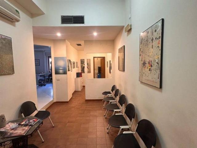 Locale Commerciale in vendita a IV Circoscrizione, Messina