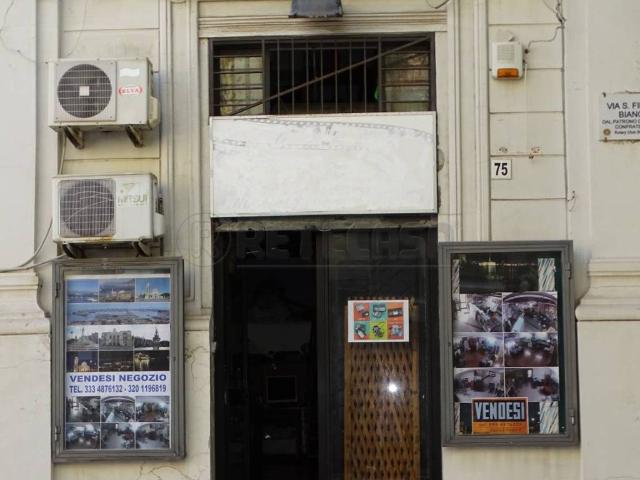 Locale Commerciale in vendita a IV Circoscrizione, Messina