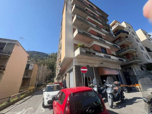 Locale Commerciale in vendita a IV Circoscrizione, Messina
