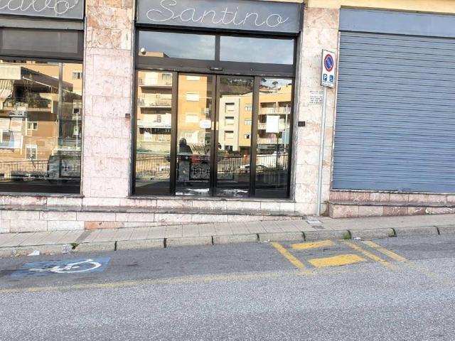 Locale Commerciale in vendita a V Circoscrizione, Messina