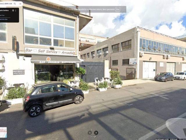 Locale Commerciale in vendita a III Circoscrizione, Messina