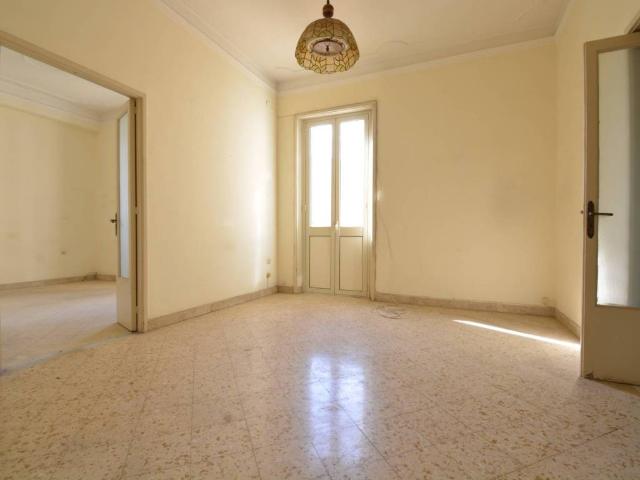 Locale Commerciale in vendita a IV Circoscrizione, Messina