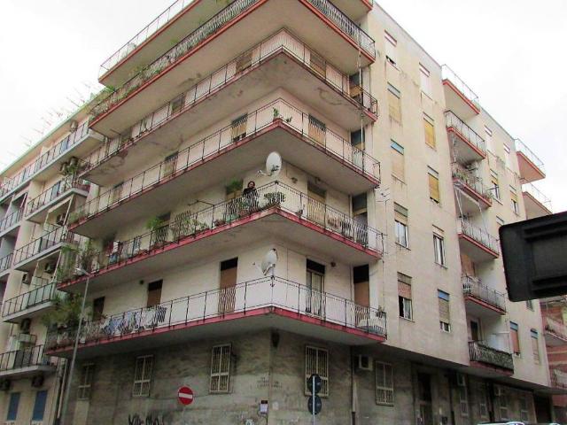 Locale Commerciale in vendita a IV Circoscrizione, Messina