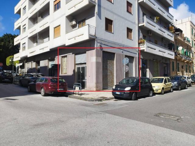 Locale Commerciale in vendita a IV Circoscrizione, Messina