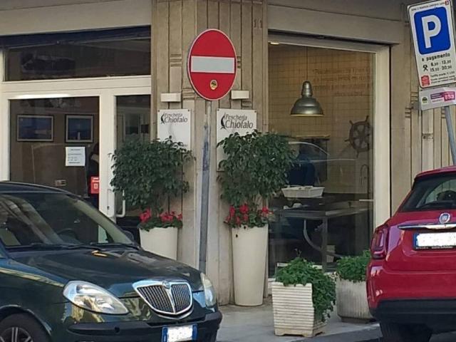 Locale Commerciale in vendita a IV Circoscrizione, Messina