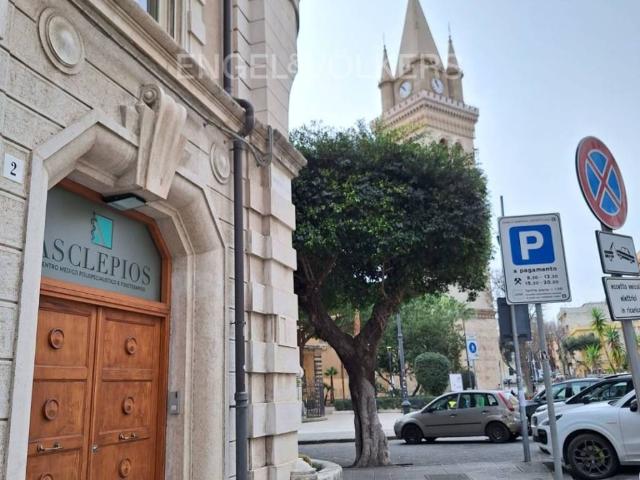 Locale Commerciale in vendita a IV Circoscrizione, Messina