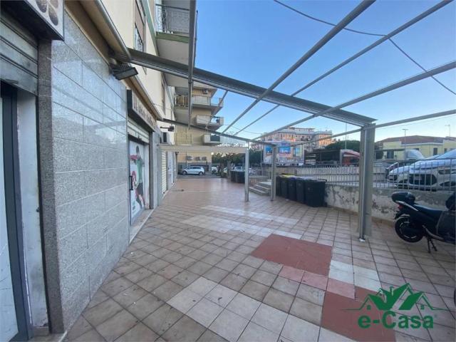 Locale Commerciale in vendita a V Circoscrizione, Messina