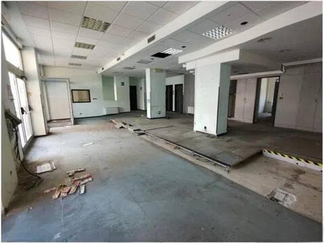 Locale Commerciale in vendita a III Circoscrizione, Messina