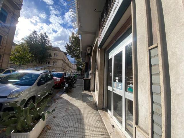 Locale Commerciale in vendita a IV Circoscrizione, Messina