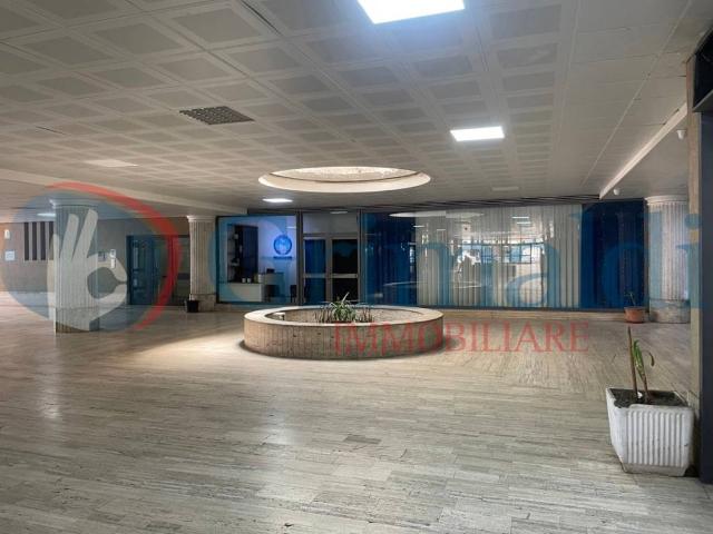 Locale Commerciale in vendita a III Circoscrizione, Messina