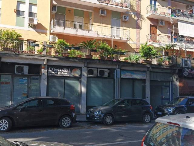 Locale Commerciale in vendita a V Circoscrizione, Messina
