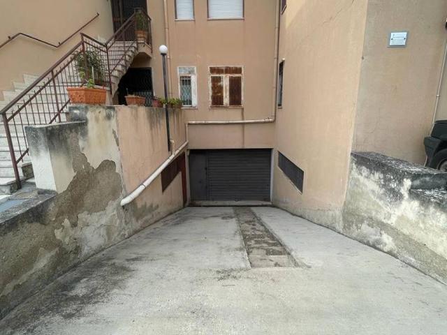 Locale Commerciale in vendita a VI Circoscrizione, Messina