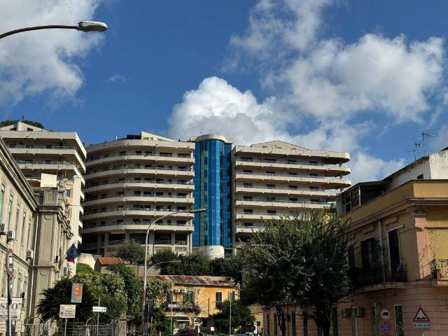 Locale Commerciale in vendita a IV Circoscrizione, Messina