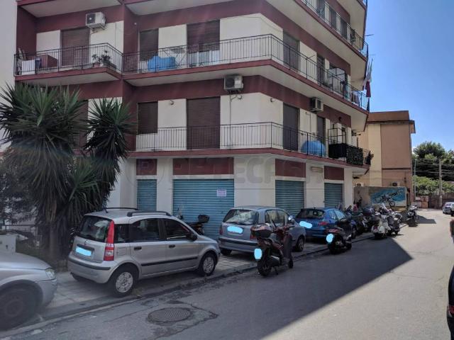 Locale Commerciale in vendita a II Circoscrizione, Messina