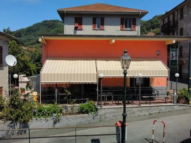 Locale Commerciale in vendita a Mezzanego, Liguria