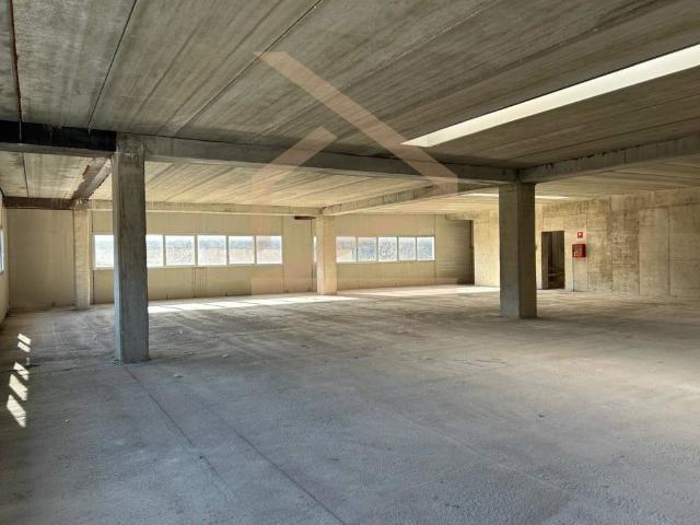 Locale Commerciale in vendita a Comunità Rotaliana-Königsberg, Mezzolombardo