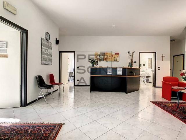 Locale Commerciale in vendita a Comunità Rotaliana-Königsberg, Mezzolombardo