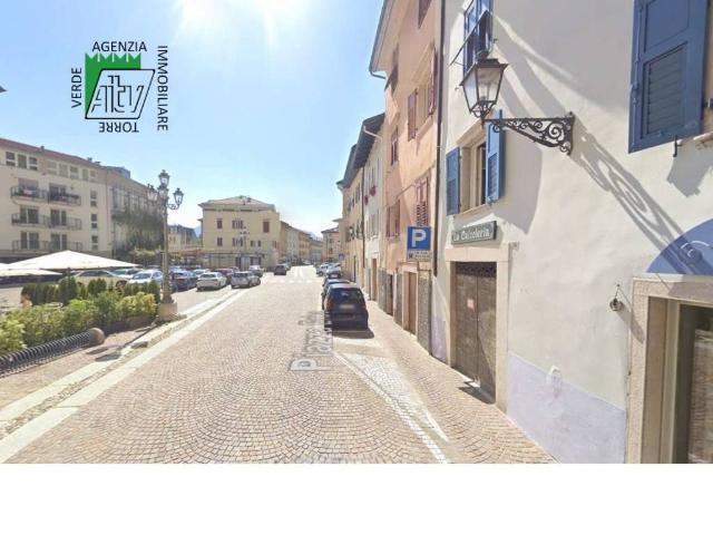 Locale Commerciale in vendita a Comunità Rotaliana-Königsberg, Mezzolombardo