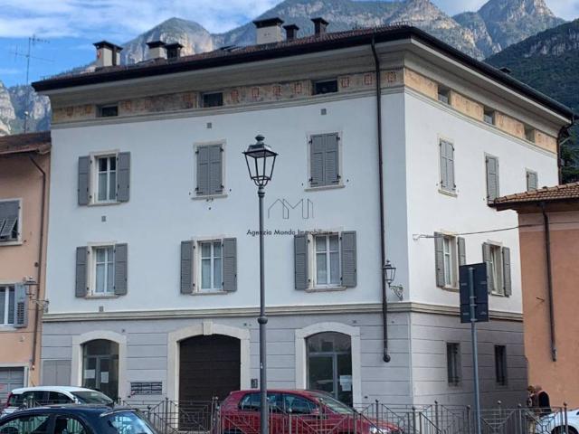 Locale Commerciale in vendita a Comunità Rotaliana-Königsberg, Mezzolombardo