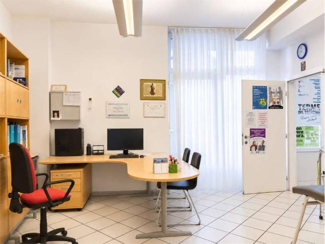Locale Commerciale in vendita a Comunità Rotaliana-Königsberg, Mezzolombardo
