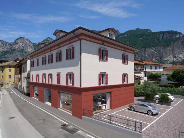 Locale Commerciale in vendita a Comunità Rotaliana-Königsberg, Mezzolombardo
