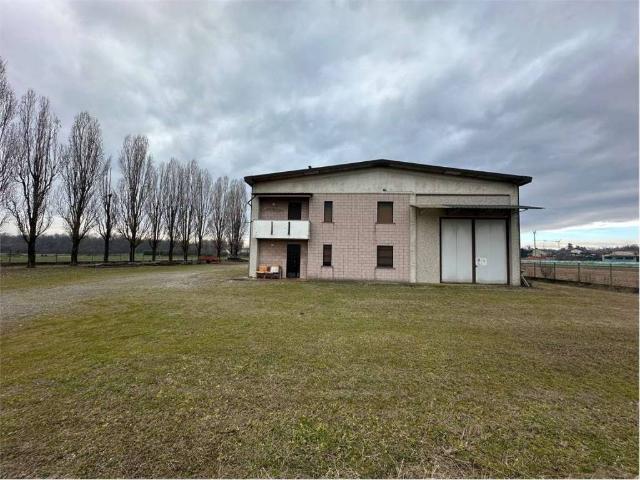 Locale Commerciale in vendita a Piemonte, Novara
