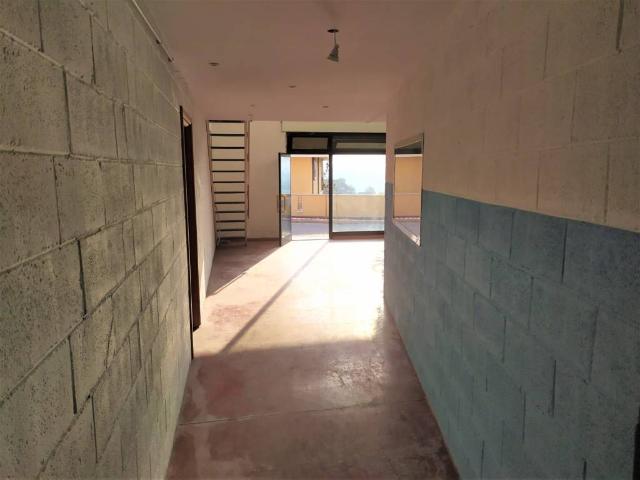 Locale Commerciale in vendita a Miglianico Di Chieti, Abruzzo