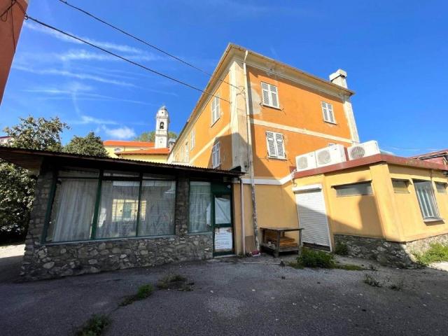 Locale Commerciale in vendita a Mignanego, Fumeri