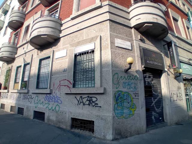 Locale Commerciale in vendita a Municipio 6, Milano