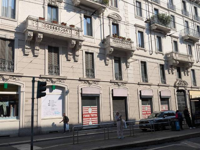 Locale Commerciale in vendita a Municipio 9, Milano