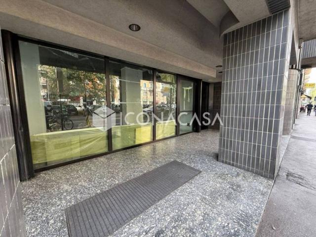Locale Commerciale in vendita a Municipio 4, Milano