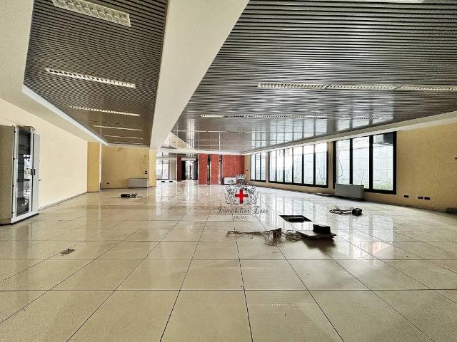 Locale Commerciale in vendita a Municipio 3, Milano