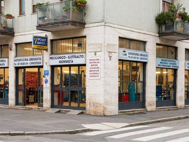 Locale Commerciale in vendita a Municipio 7, Milano